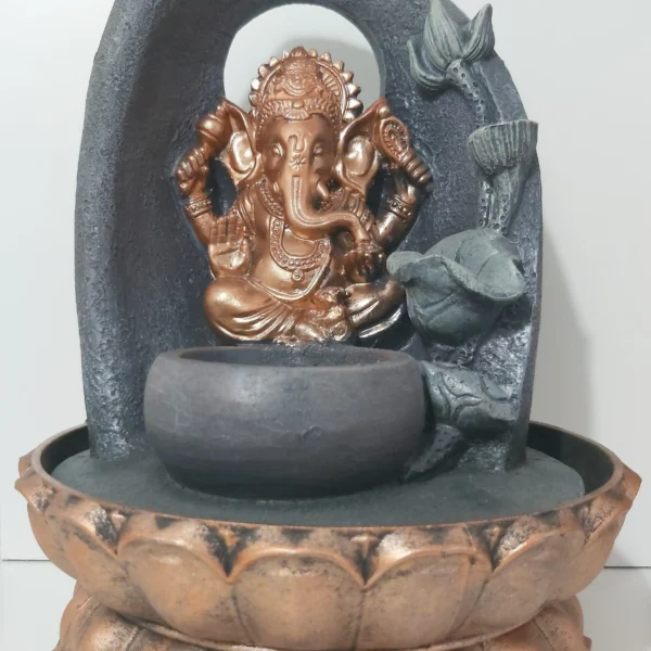 Cascada de agua decorada